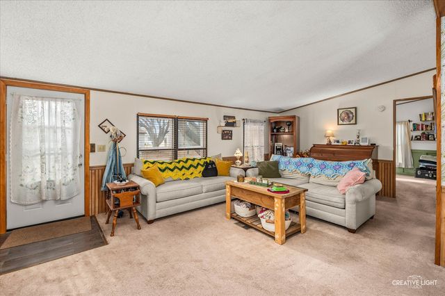 9 Chrissy Drive, Sandwich, IL 60548