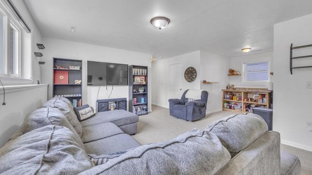 1520 Columbia AVENUE, Oshkosh, WI 54906