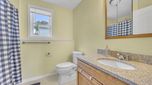 1520 Columbia AVENUE, Oshkosh, WI 54906