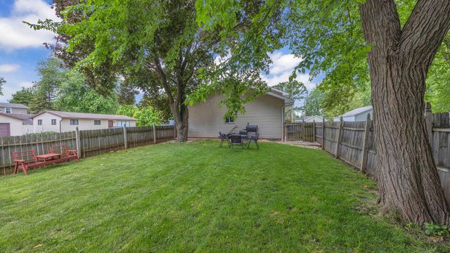 1520 Columbia AVENUE, Oshkosh, WI 54906