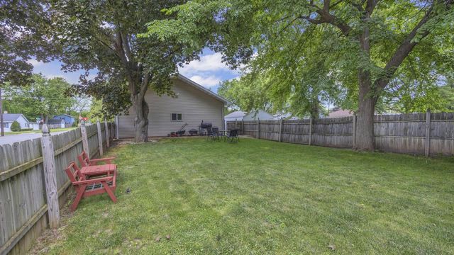 1520 Columbia AVENUE, Oshkosh, WI 54906