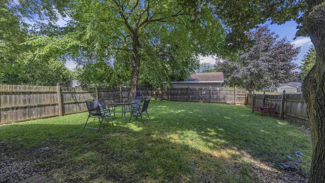 1520 Columbia AVENUE, Oshkosh, WI 54906