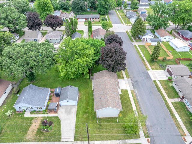 1520 Columbia AVENUE, Oshkosh, WI 54906