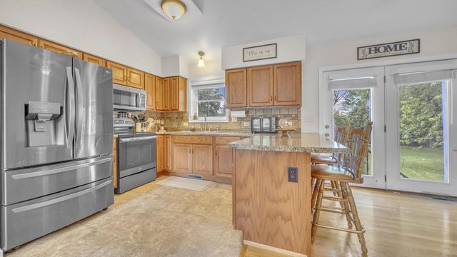 1520 Columbia AVENUE, Oshkosh, WI 54906