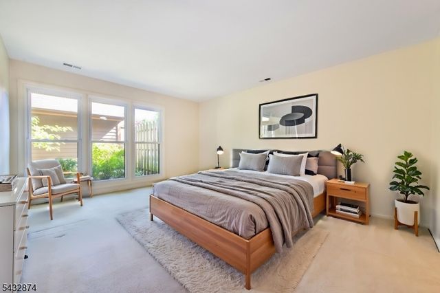 195 Hidden Hollow Ct, Edison Twp., NJ 08820