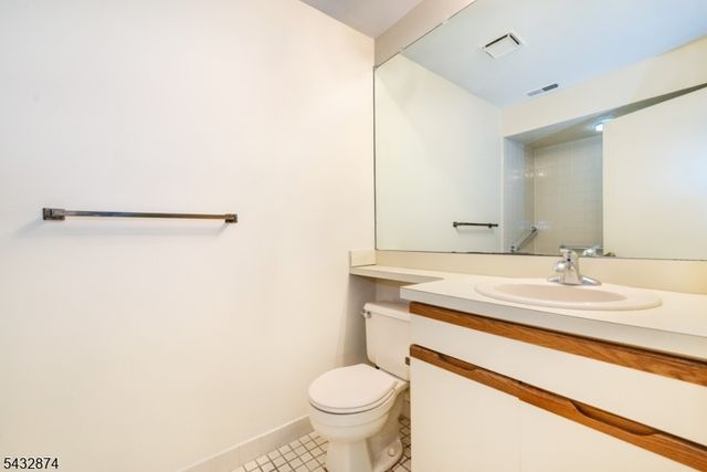 195 Hidden Hollow Ct, Edison Twp., NJ 08820