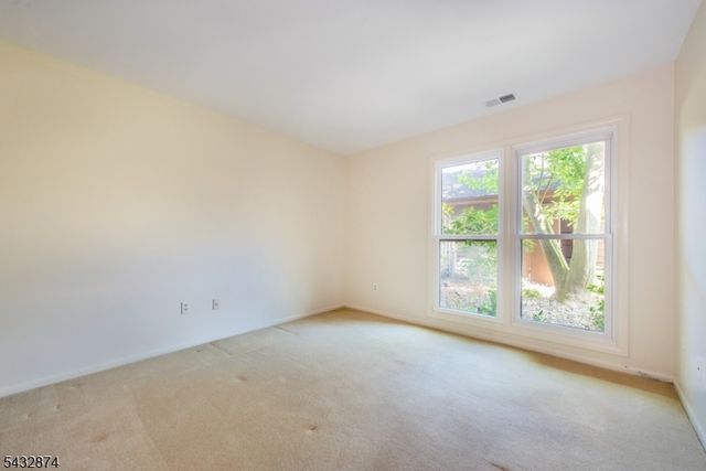 195 Hidden Hollow Ct, Edison Twp., NJ 08820