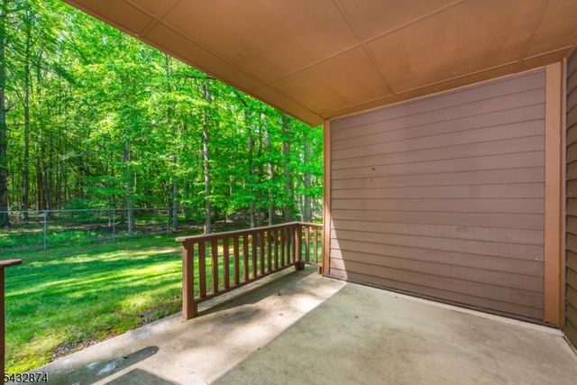 195 Hidden Hollow Ct, Edison Twp., NJ 08820