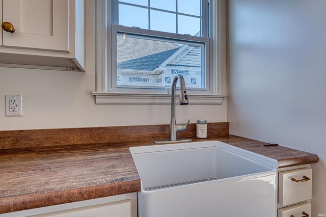 114 N Jackson Street, Oakland City, IN 47660