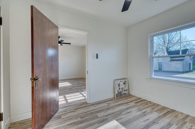 114 N Jackson Street, Oakland City, IN 47660