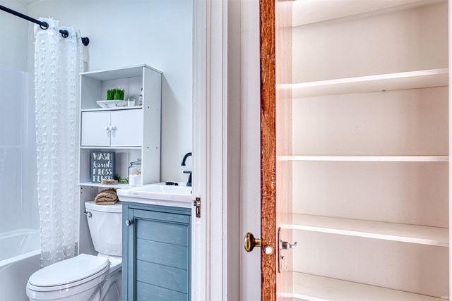 114 N Jackson Street, Oakland City, IN 47660