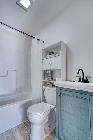 114 N Jackson Street, Oakland City, IN 47660