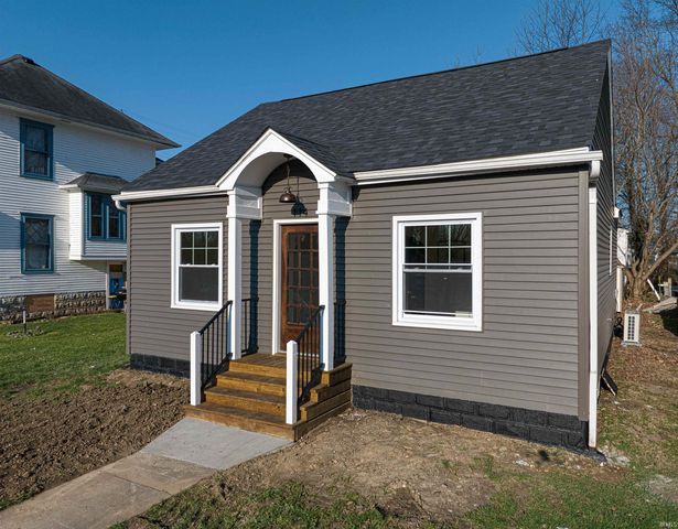 114 N Jackson Street, Oakland City, IN 47660