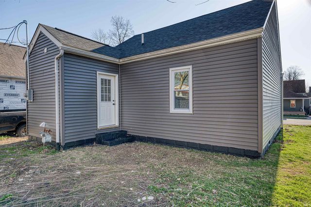 114 N Jackson Street, Oakland City, IN 47660