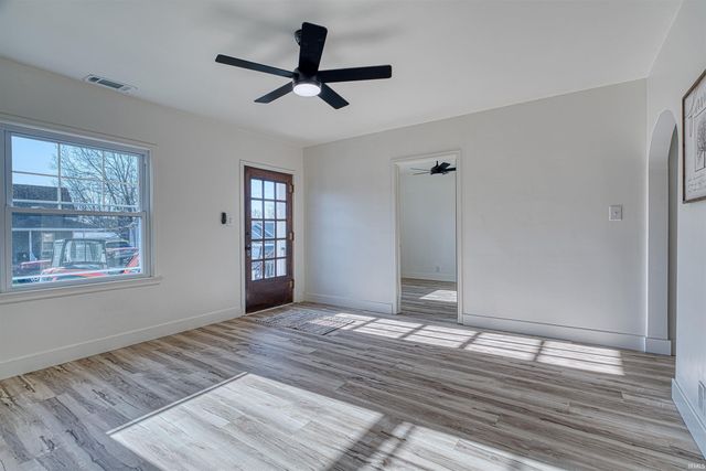 114 N Jackson Street, Oakland City, IN 47660