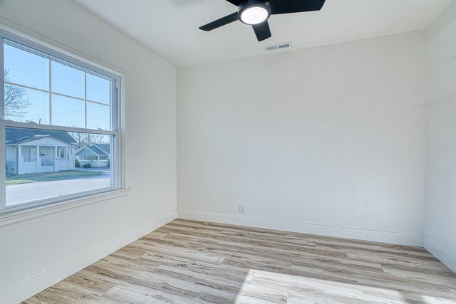 114 N Jackson Street, Oakland City, IN 47660