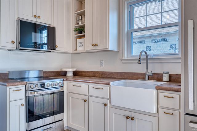 114 N Jackson Street, Oakland City, IN 47660