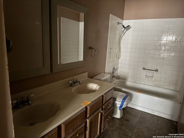 1218 Tinson, San Antonio, TX 78251