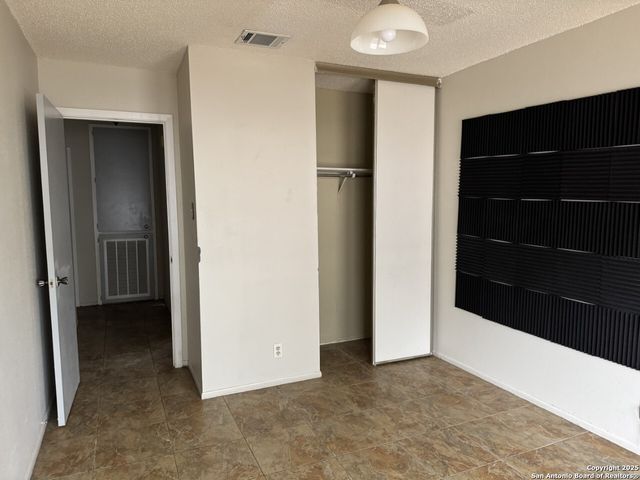 1218 Tinson, San Antonio, TX 78251