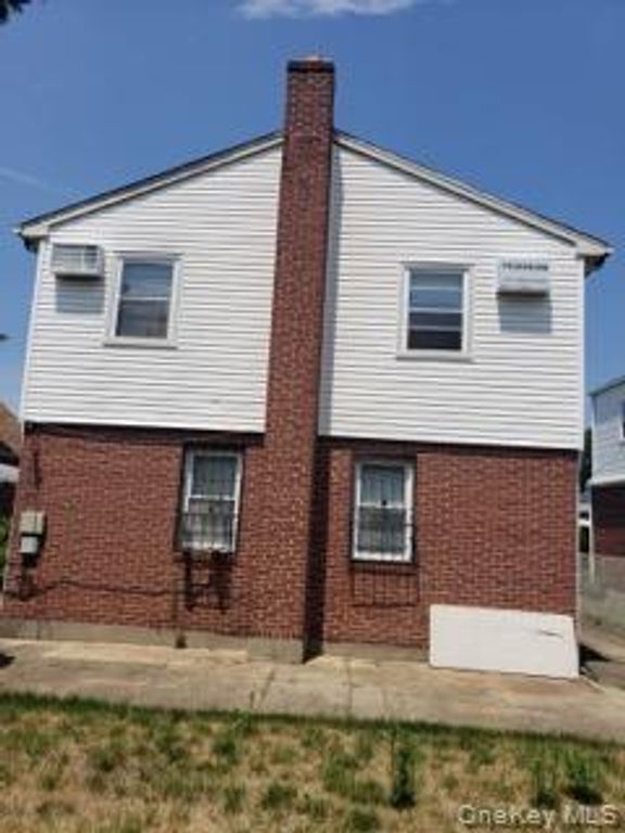 22724 Murdock Avenue, Queens Village, NY 11429 — photo 2