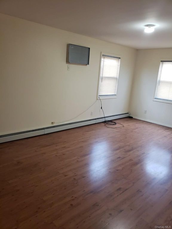 22724 Murdock Avenue, Queens Village, NY 11429 — photo 4