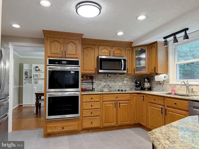 3872 STONEYBROOK RD, White Plains, MD 20695