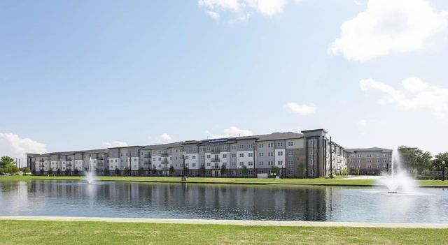 19101 Town Ridge Lane 7313, Webster, TX 77598