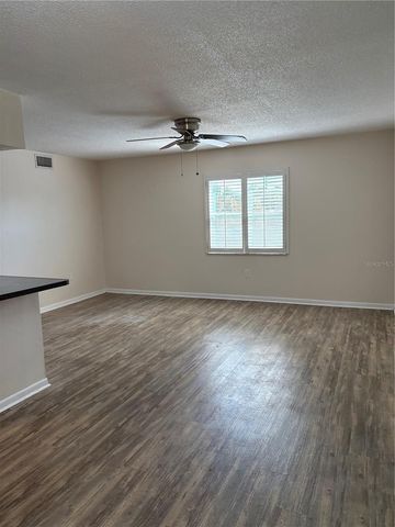555 69TH AVENUE 7, St Petersburg, FL 33706