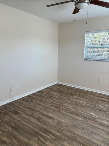 555 69TH AVENUE 7, St Petersburg, FL 33706