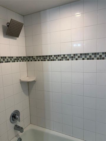 555 69TH AVENUE 7, St Petersburg, FL 33706