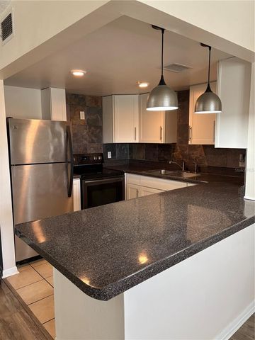 555 69TH AVENUE 7, St Petersburg, FL 33706