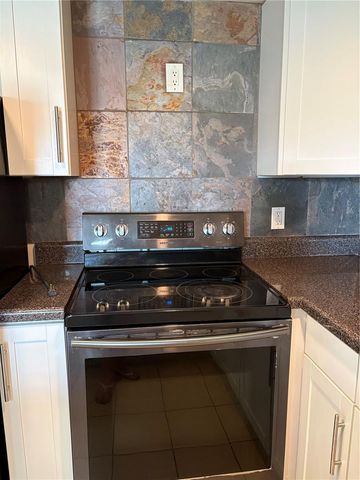 555 69TH AVENUE 7, St Petersburg, FL 33706