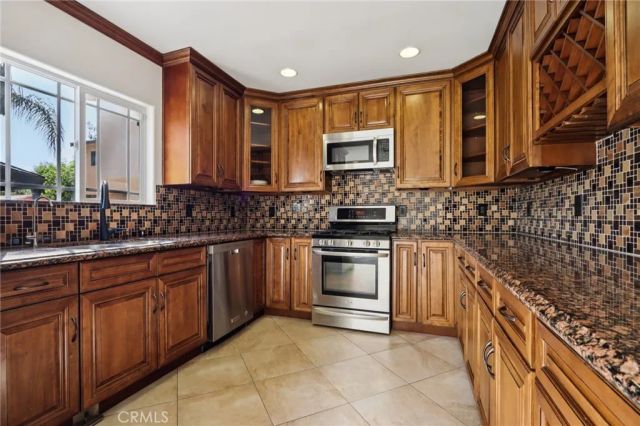 13816 Bessemer Street, Van Nuys, CA 91401