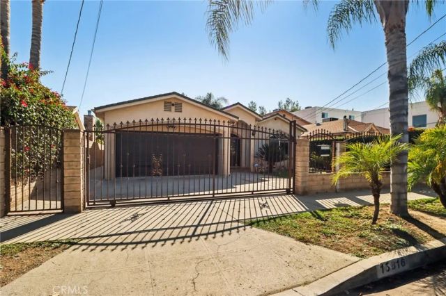13816 Bessemer Street, Van Nuys, CA 91401