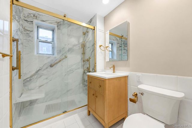 25 Chapel Place 2M, Great Neck, NY 11021