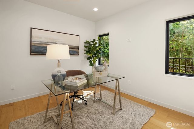 286 118th Avenue SE, Bellevue, WA 98005