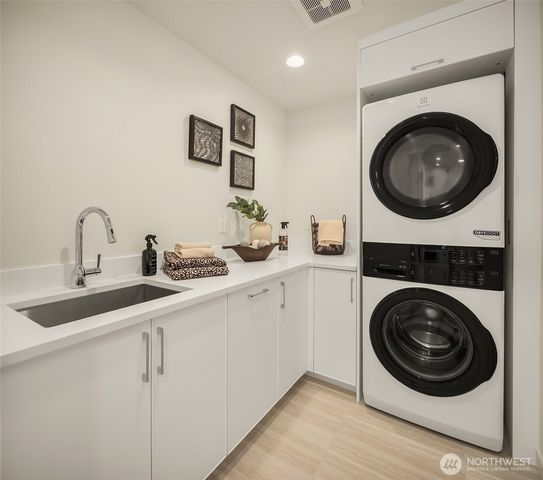 286 118th Avenue SE, Bellevue, WA 98005