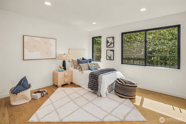 286 118th Avenue SE, Bellevue, WA 98005