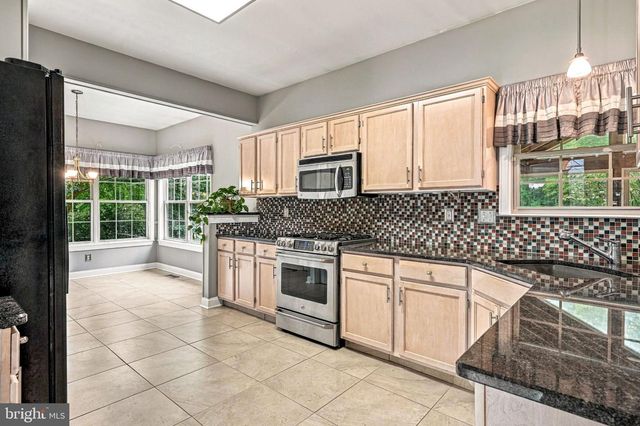 23 FARMHOUSE LN, Voorhees, NJ 08043