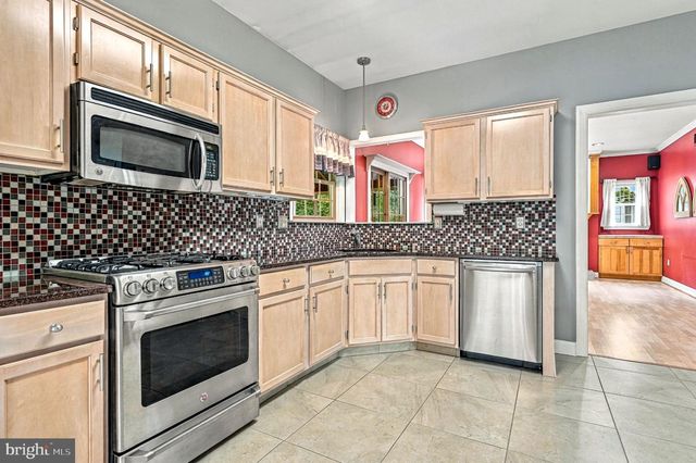 23 FARMHOUSE LN, Voorhees, NJ 08043