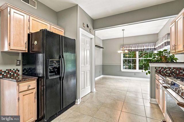 23 FARMHOUSE LN, Voorhees, NJ 08043