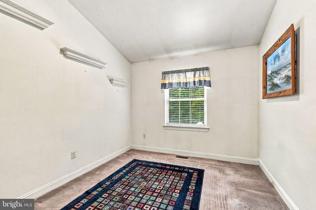 23 FARMHOUSE LN, Voorhees, NJ 08043