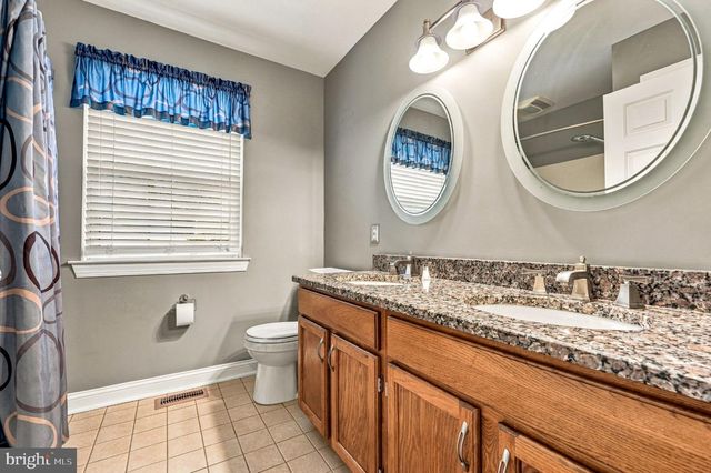 23 FARMHOUSE LN, Voorhees, NJ 08043