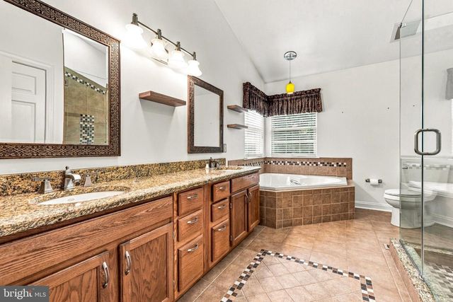 23 FARMHOUSE LN, Voorhees, NJ 08043