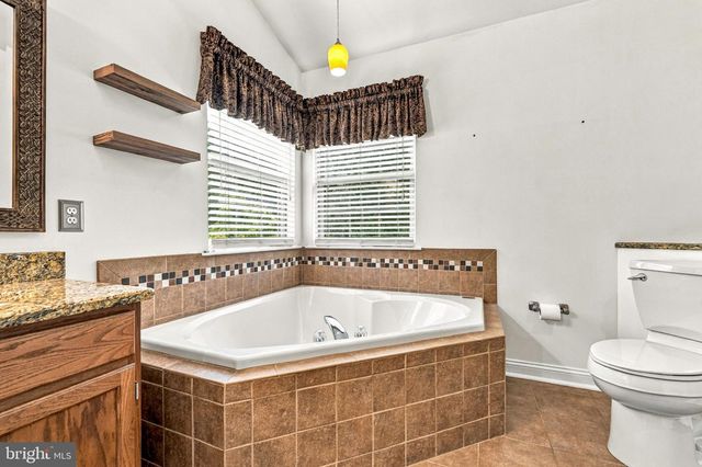 23 FARMHOUSE LN, Voorhees, NJ 08043