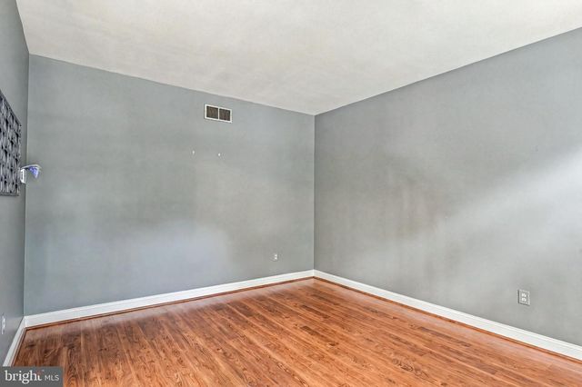 23 FARMHOUSE LN, Voorhees, NJ 08043