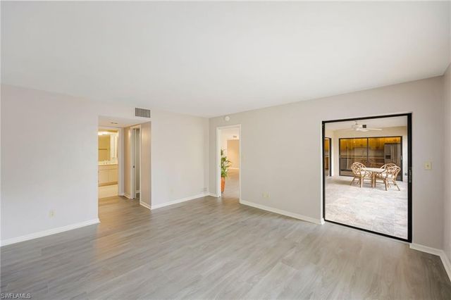 100 Wyndemere Way Apt 203, Naples, FL 34105