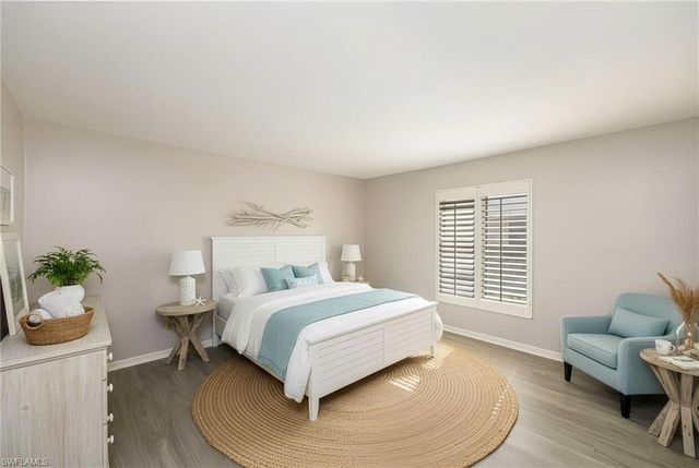 100 Wyndemere Way Apt 203, Naples, FL 34105