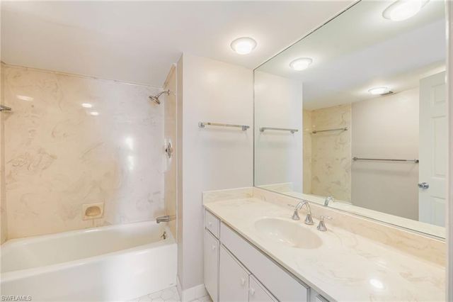 100 Wyndemere Way Apt 203, Naples, FL 34105