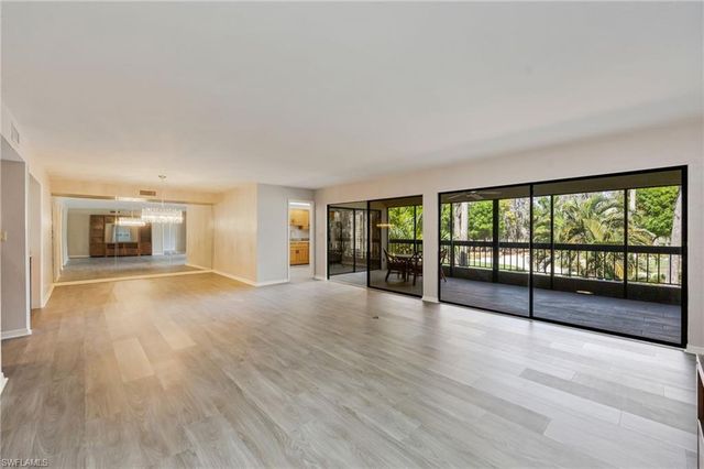 100 Wyndemere Way Apt 203, Naples, FL 34105